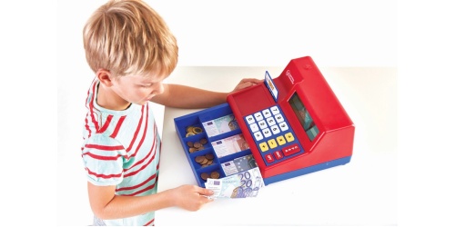 2629-eur_cashregister_boy_eu_cmyk